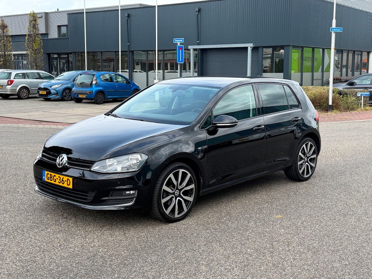 Volkswagen Golf - 1.2 TSI Business Edition R Connected Lounge Navi - AutoWereld.nl
