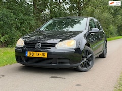 Volkswagen Golf - 1.6 FSI Comfortline | Bak maakt lawaai + " 140.000 " KM + Cruise Nu € 1.499,
