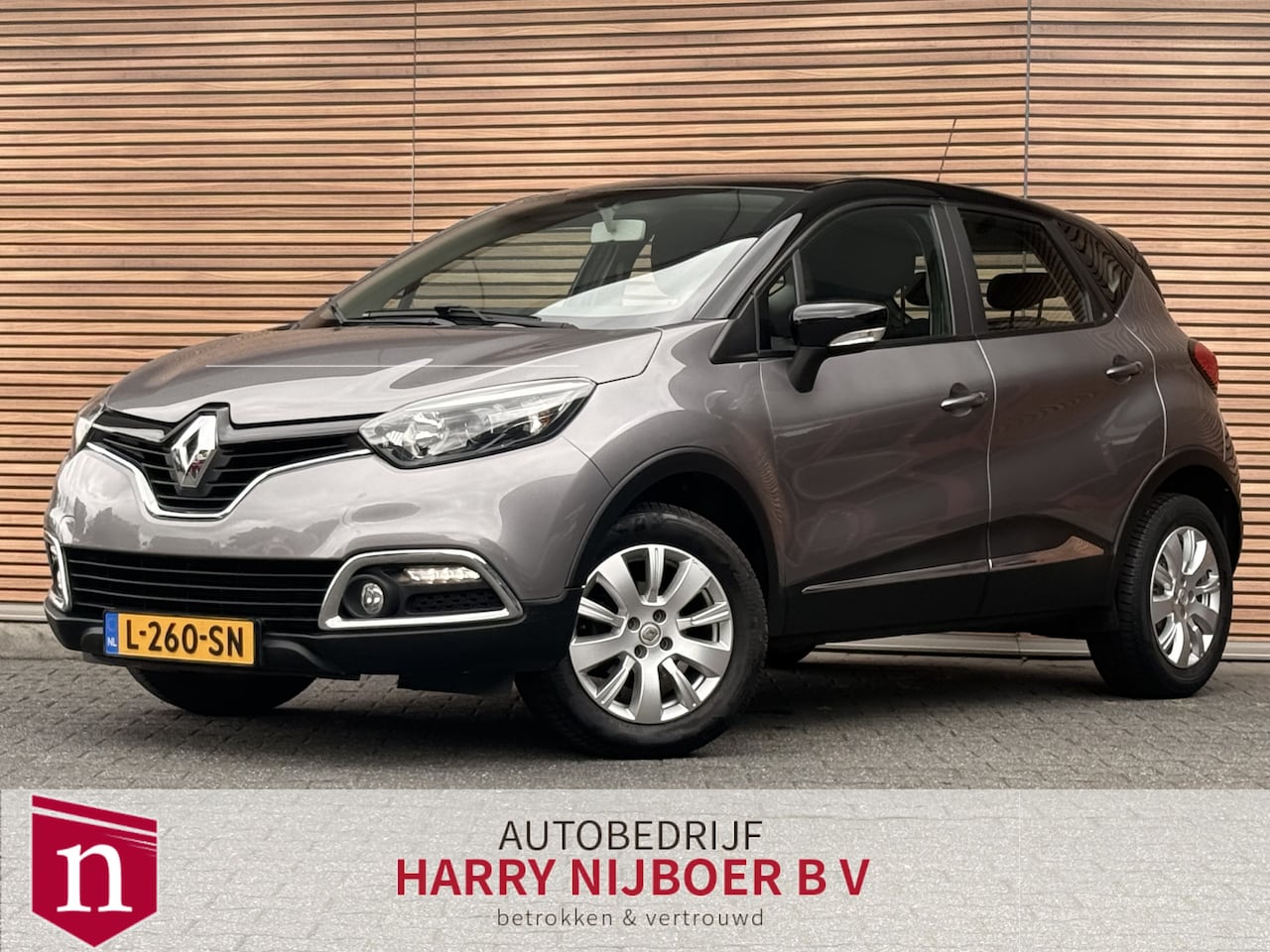 Renault Captur - 0.9 TCe Authentique Trekhaak / PDC / Airco / Cruise / Zelf onderhouden! - AutoWereld.nl