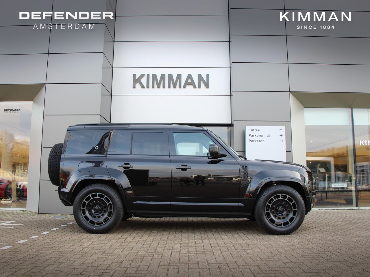 Land Rover Defender - OCTA Black P635 4.4 V8 | EXPORT PRICE €177.500 | Chopped Carbon | Elkr. Trekhaak | Schuif - AutoWereld.nl