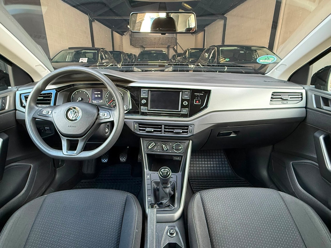 Volkswagen Polo - 1.0 TSI Stoelverw | Parkeersensoren 2018 - AutoWereld.nl