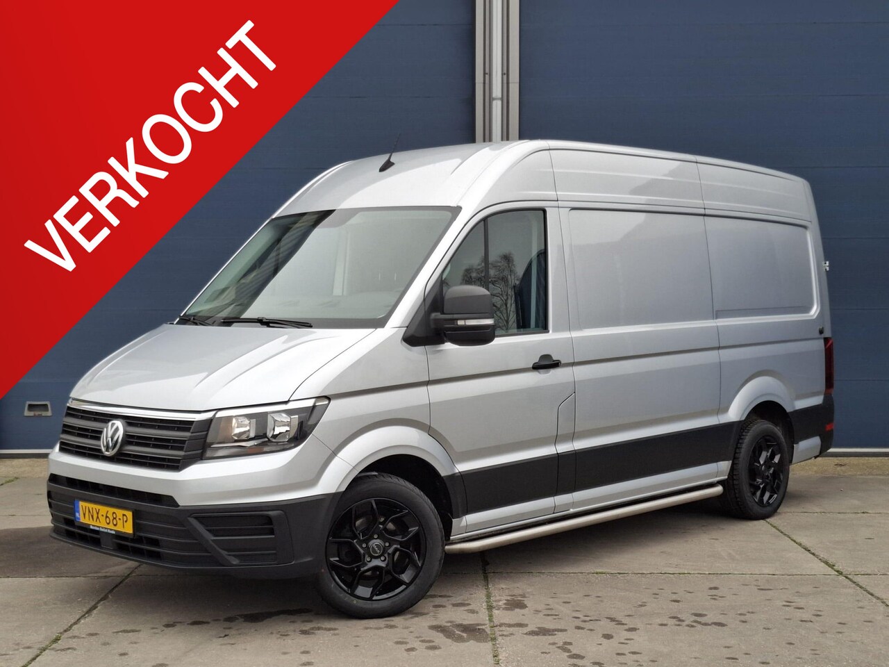 Volkswagen Crafter - 35 2.0 TDI L3H3 Comfortline AIRCO / CRUISE CONTROLE / TREKHAAK / 3 ZITS / NAVI / CARPLAY - AutoWereld.nl