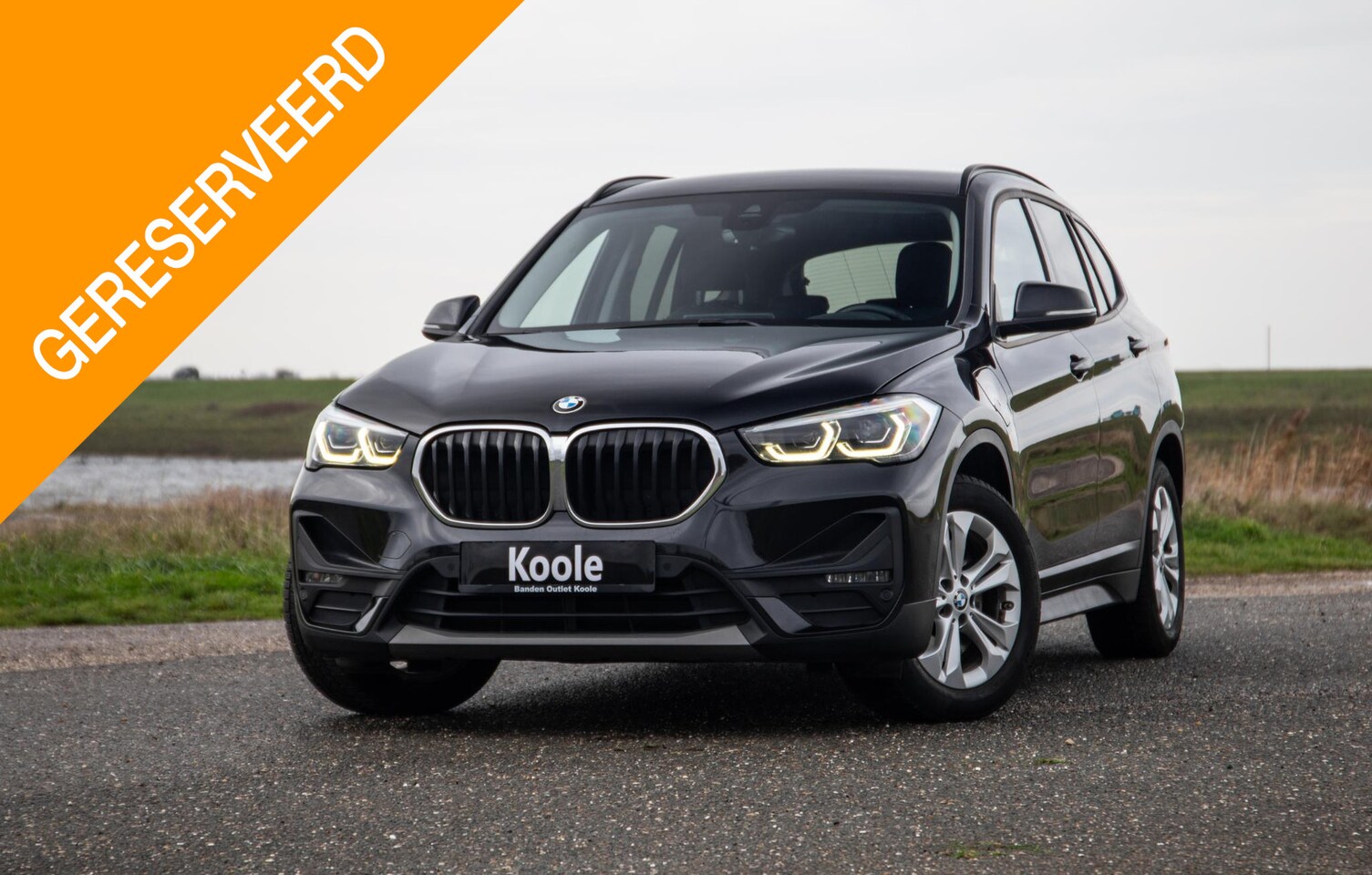 BMW X1 - xDrive25e Executive X CAMERA / CARPLAY / HEAD UP DISPLAY / LEDER / LED / CRUISE CONTROLE / - AutoWereld.nl