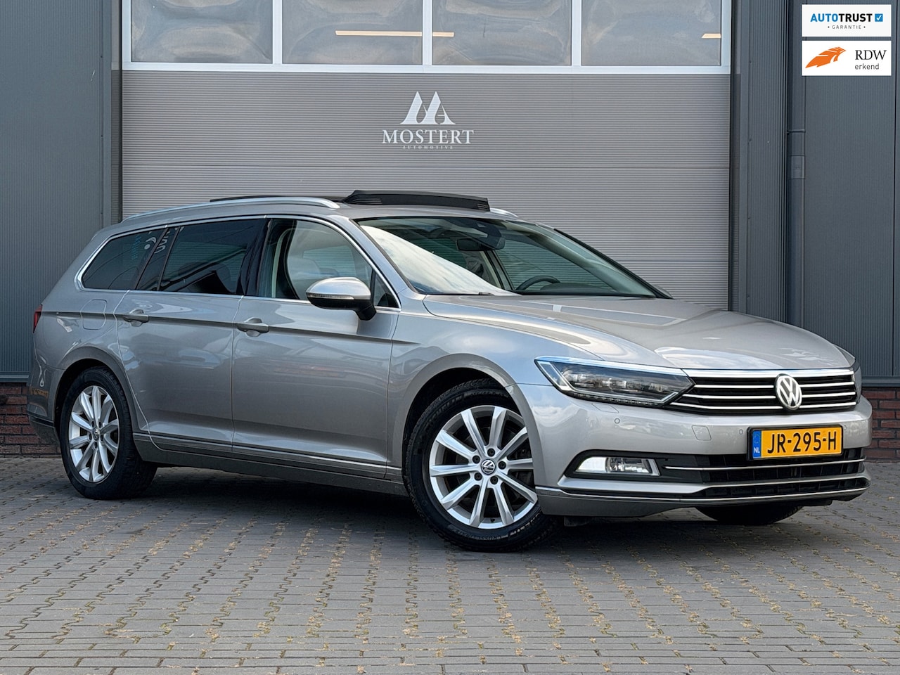 Volkswagen Passat Variant - 1.4 TSI/150pk ACT Business Edition|2015|Pano|Stoelverw.|Camera|Trekhaak|Adaptive cruise|17 - AutoWereld.nl