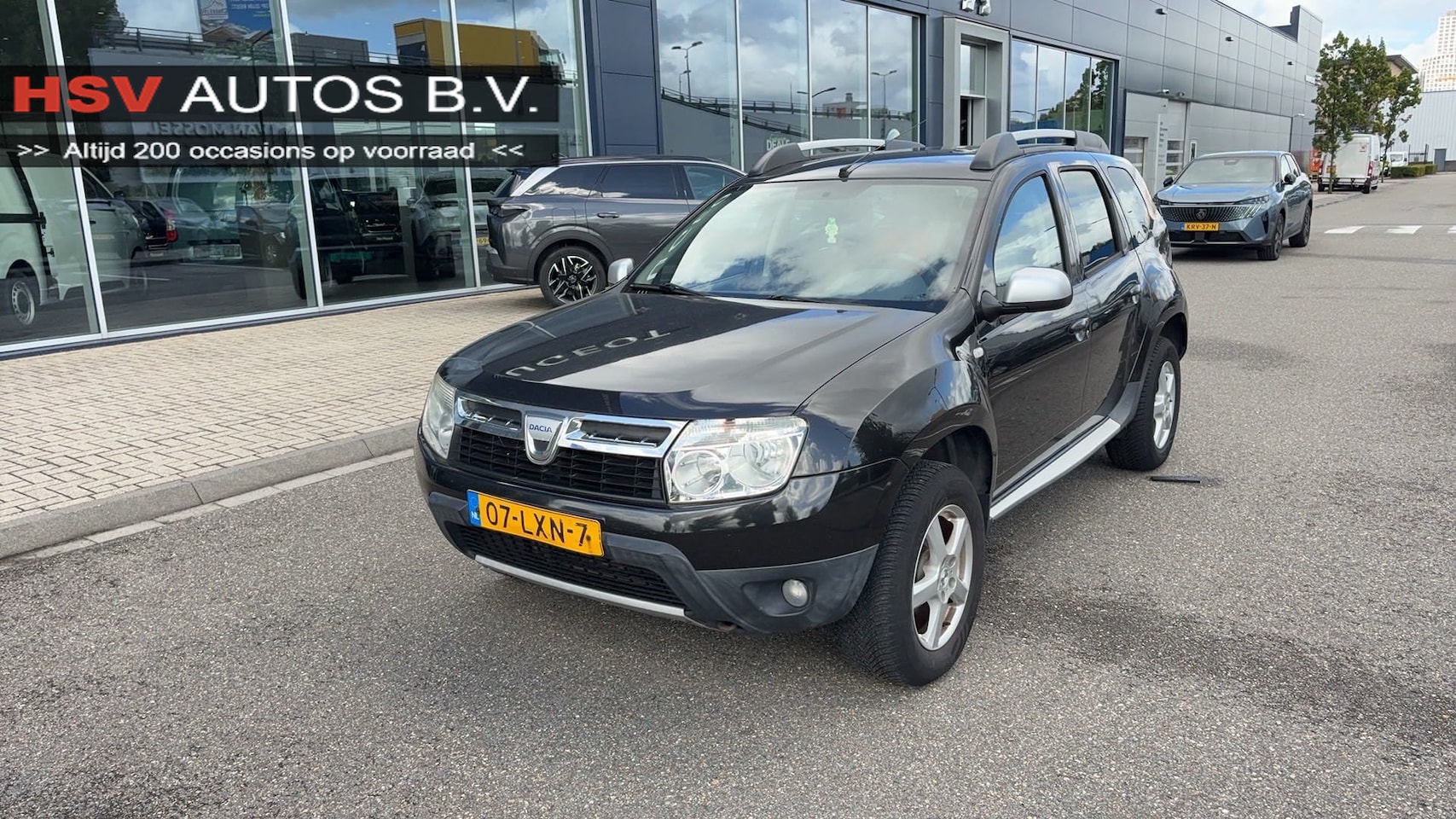 Dacia Duster - 1.6 Lauréate 2wd airco LM *72.000km* - AutoWereld.nl