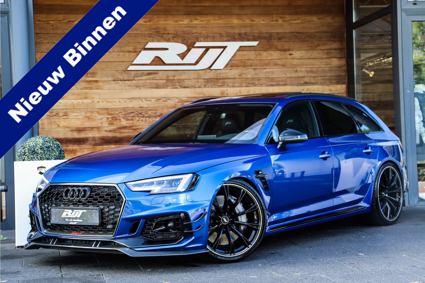 Audi RS4 - ABT-R 2.9 Quattro 1/50 **360/Ceramic/Pano/RS Leder** - AutoWereld.nl