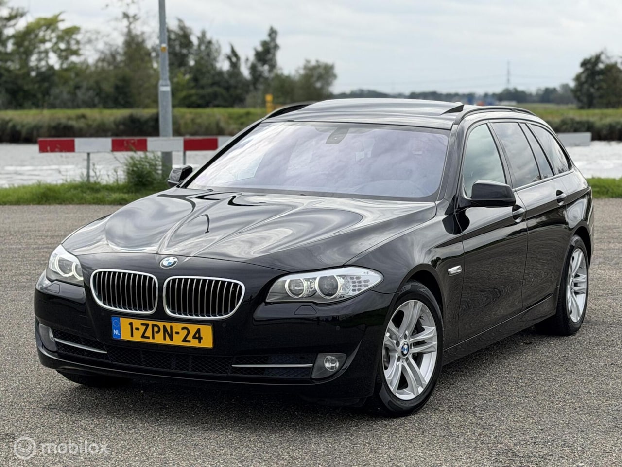 BMW 5-serie Touring - 528i High Executive 528i High Executive, Head Up !! - AutoWereld.nl