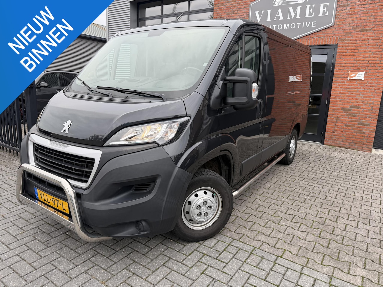 Peugeot Boxer - 330 2.2 BlueHDi 120 L1H1 Premium 330 2.2 BlueHDi 120 L1H1 Premium - AutoWereld.nl