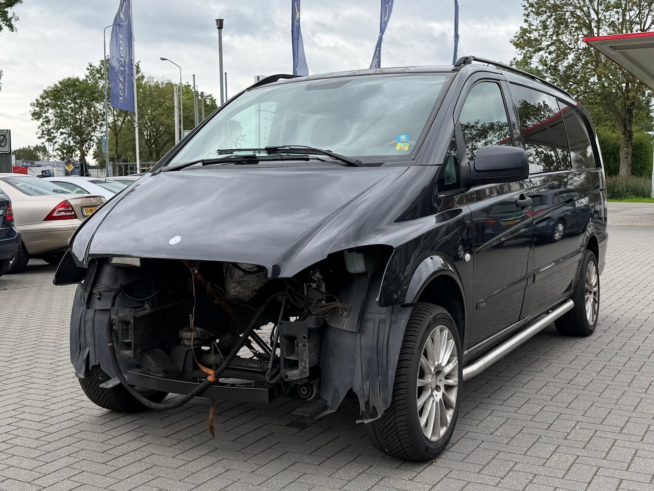 Mercedes-Benz Vito - 122 CDI 320 Lang DC Luxe V6 DEFECT / AUT / CLIMA / CRUISE - AutoWereld.nl
