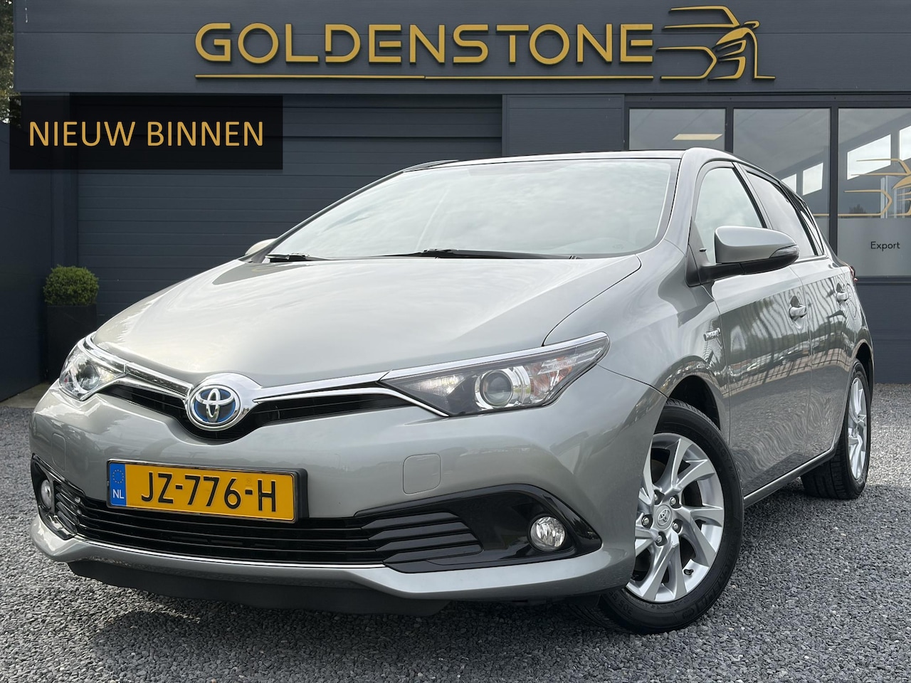 Toyota Auris - 1.8 Hybrid Trend ✓Dealer Onderhouden✓2e Eigenaar✓Pano✓Trekhaak✓Camera✓Navi✓Clima✓Cruise✓Lm - AutoWereld.nl