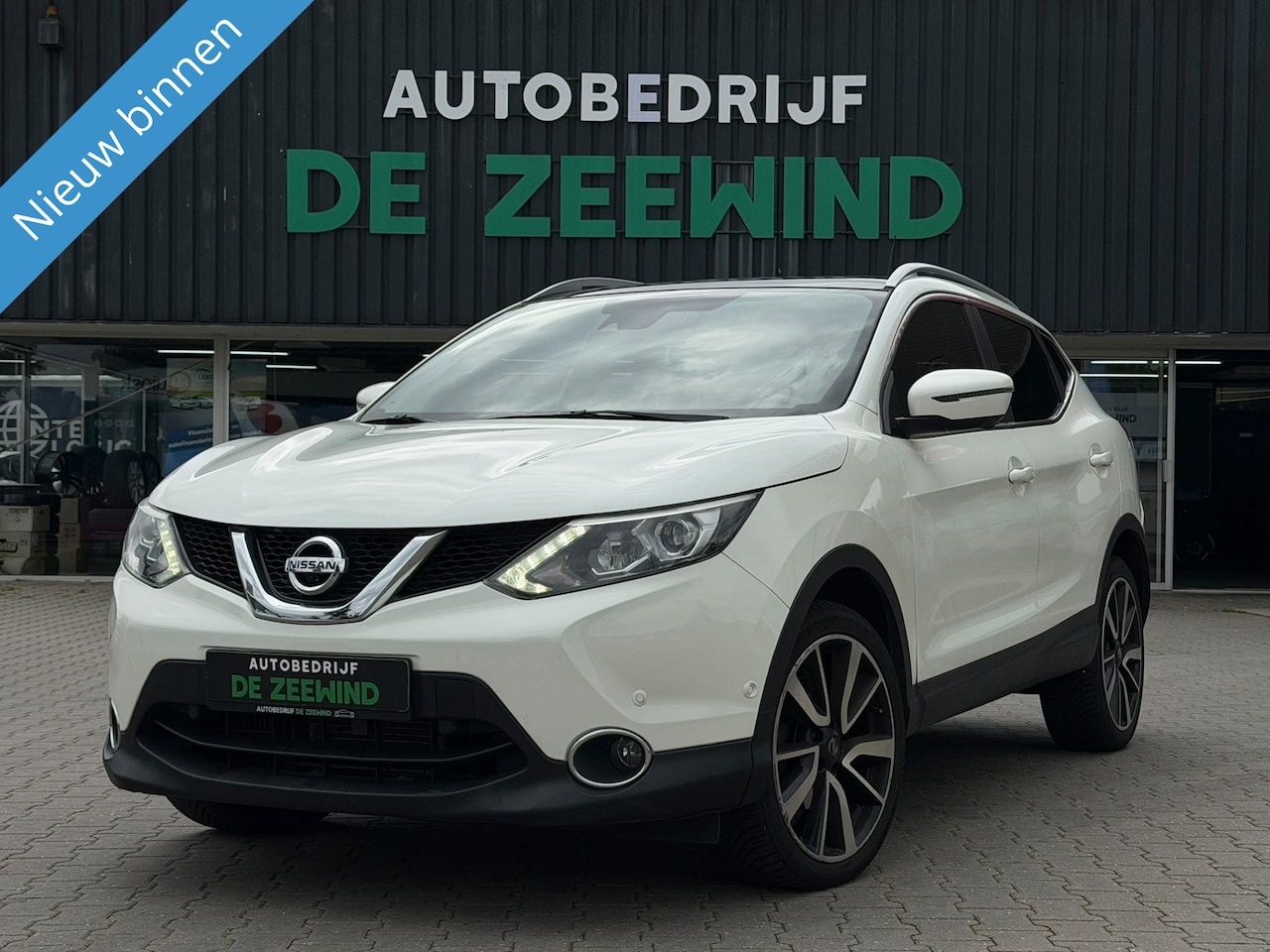 Nissan Qashqai - 1.2 Tekna|Pano|Automaat sleept - AutoWereld.nl