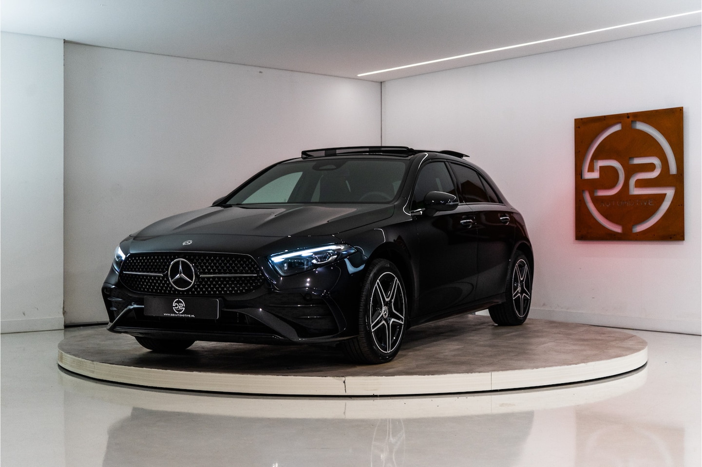 Mercedes-Benz A-klasse - 250 e Premium AMG Facelift 218PK | Pano | Sfeer | Keyless | Carplay | 12 MND Garantie - AutoWereld.nl