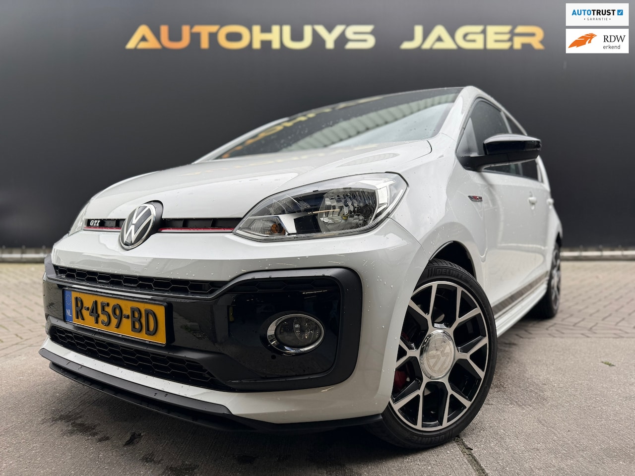Volkswagen Up! - 1.0 TSI GTI Cruise Camera ParkSensor Stoel.Verwarming - AutoWereld.nl