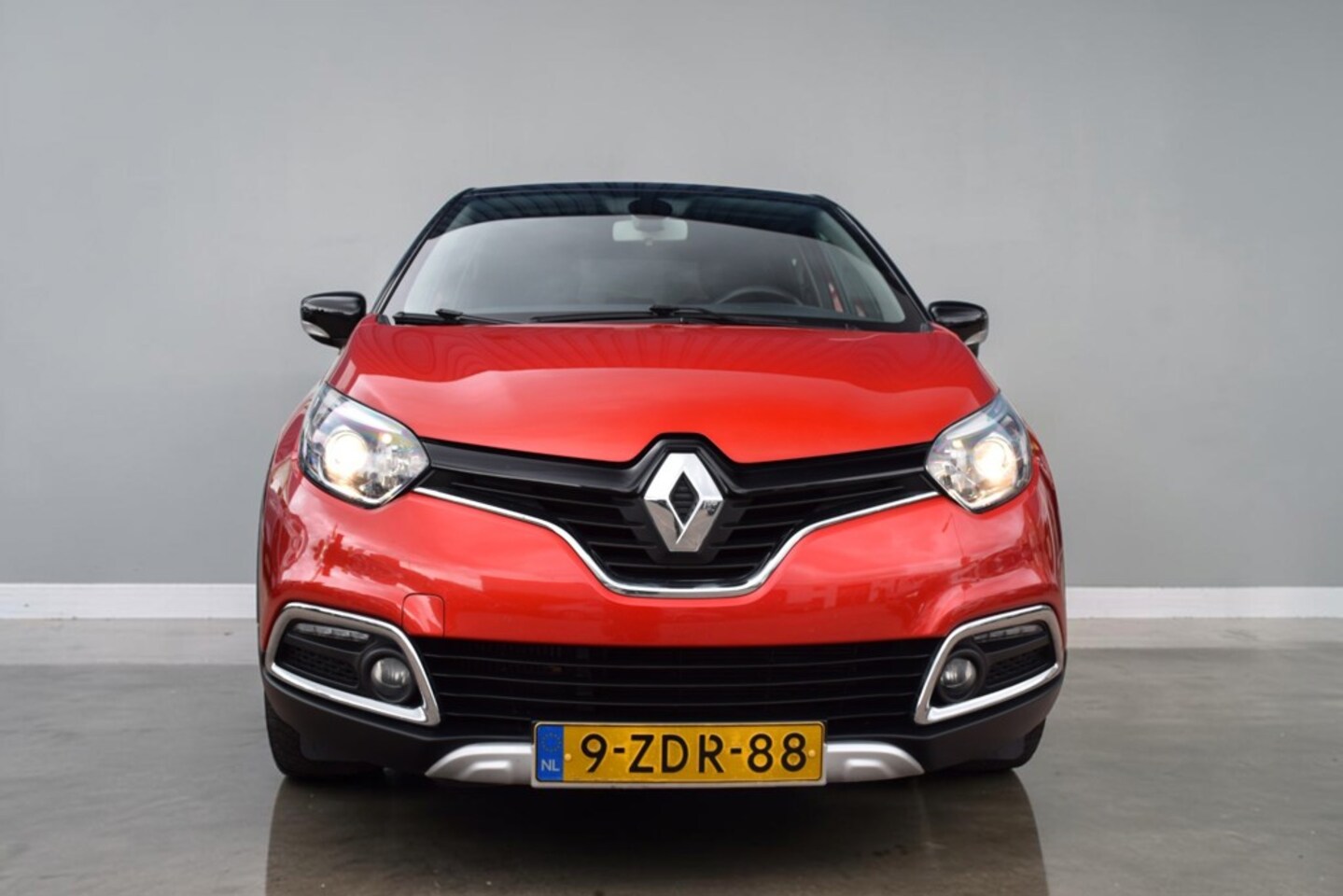 Renault Captur - 1.2 TCe Helly Hansen 1.2 TCe Helly Hansen, Automaat, Parkeercamera, Trekhaak, Dealeronderhouden,