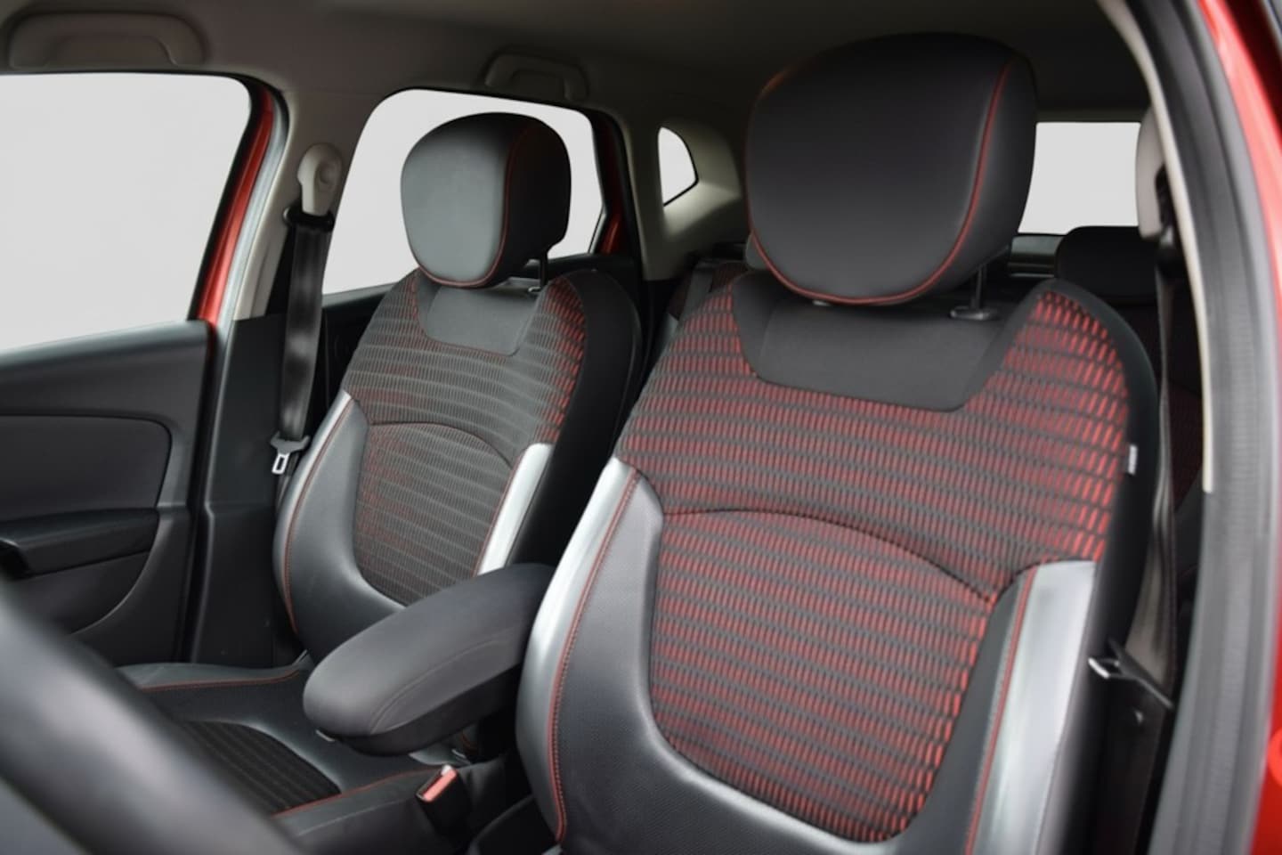 Renault Captur - 1.2 TCe Helly Hansen 1.2 TCe Helly Hansen, Automaat, Parkeercamera, Trekhaak, Dealeronderhouden,