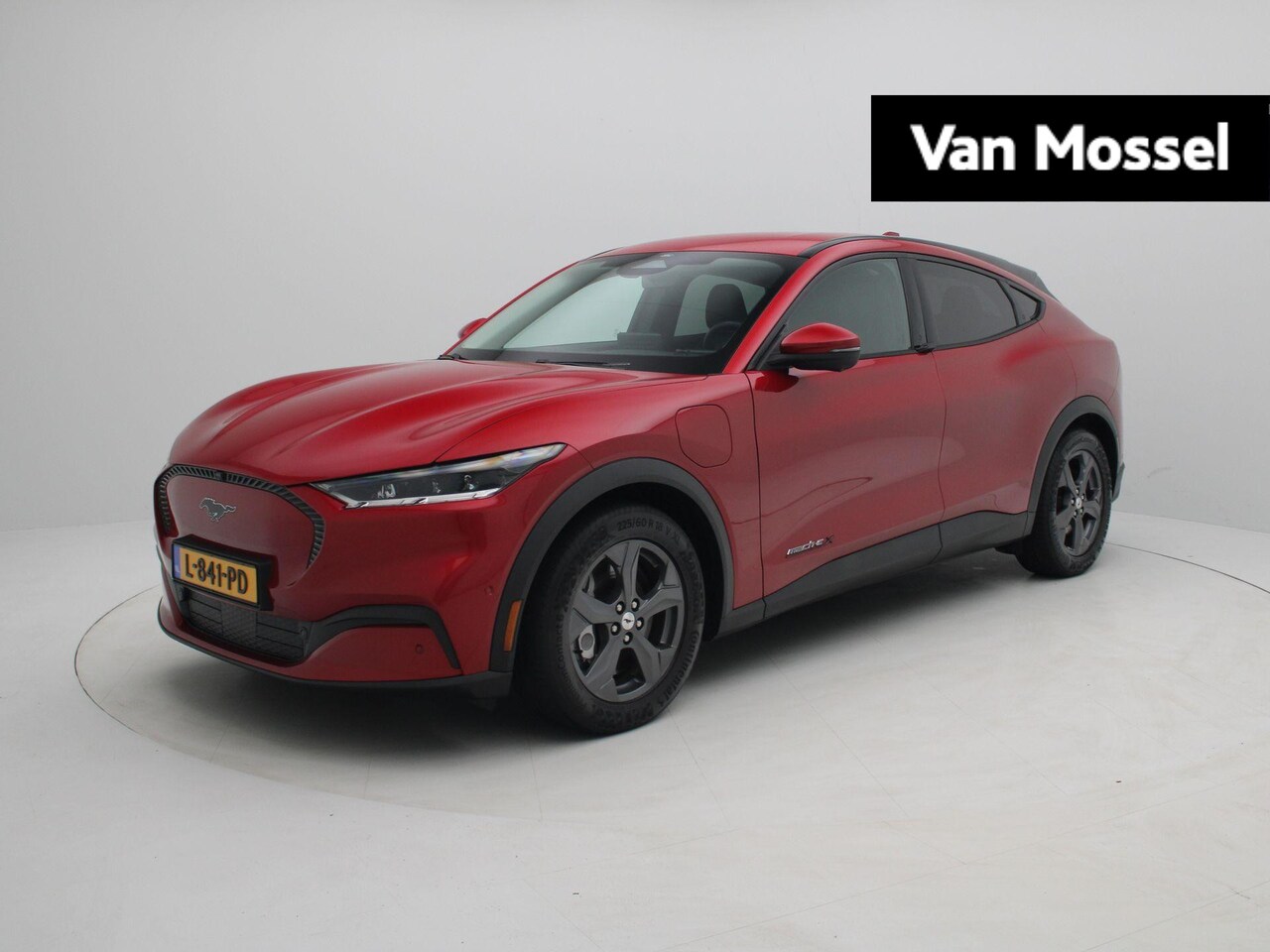 Ford Mustang Mach-E - Extended RWD 98 kWh | Navigatie | Camera | Leder | Apple Carplay/Android Auto | - AutoWereld.nl