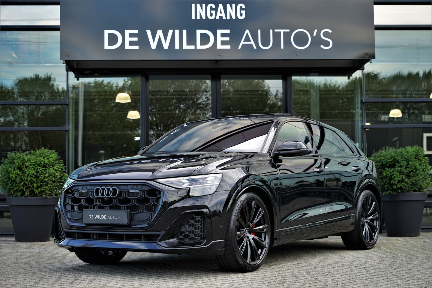 Audi Q8 - 60 TFSI e quattro S-line Competition RS-seats 4-wielsturing SoftClose Trekhaak Stoelventil - AutoWereld.nl
