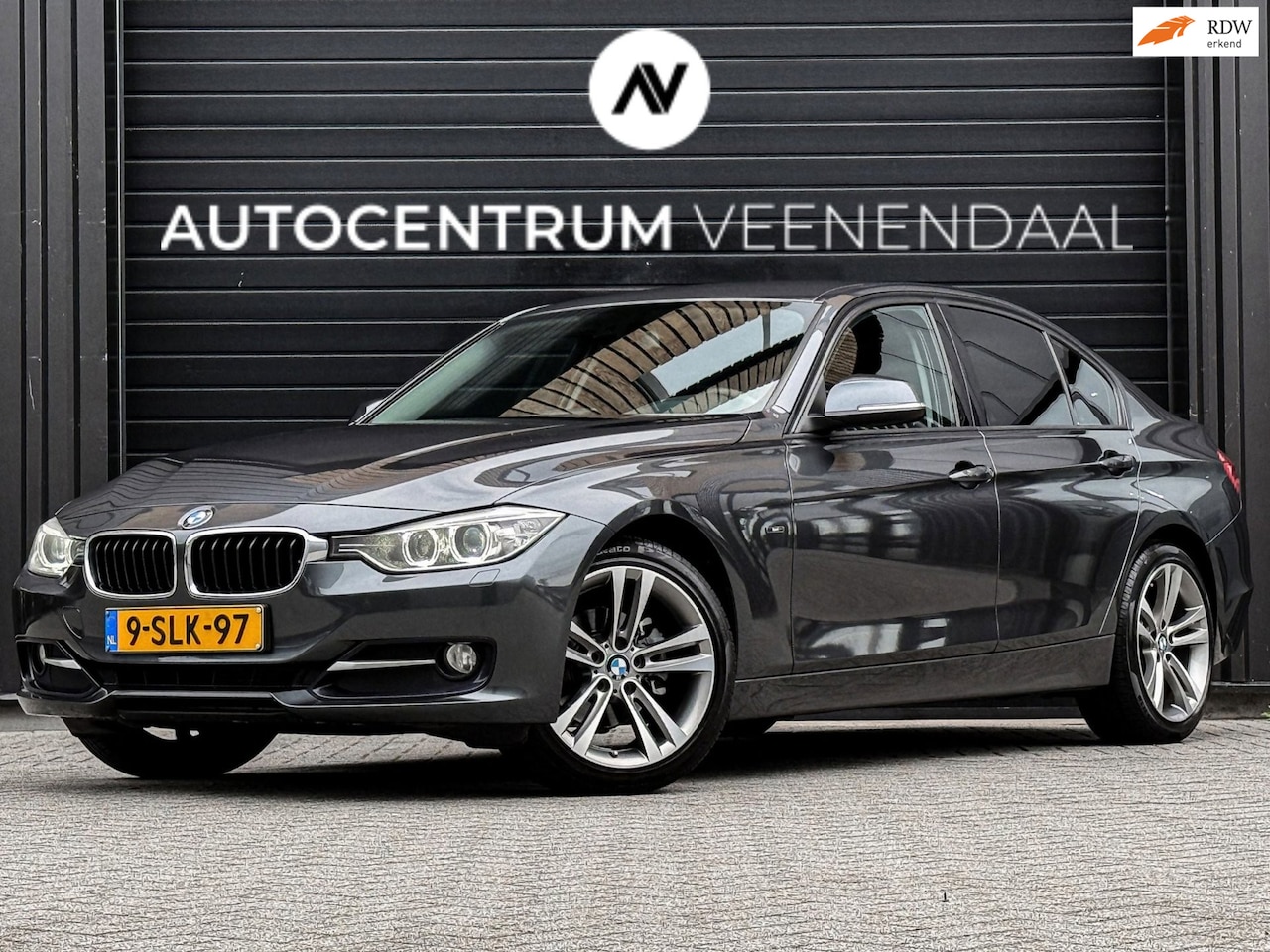 BMW 3-serie - 316i Executive Sport AUT 1E EIG/LEDER/XENON/NAVI - AutoWereld.nl