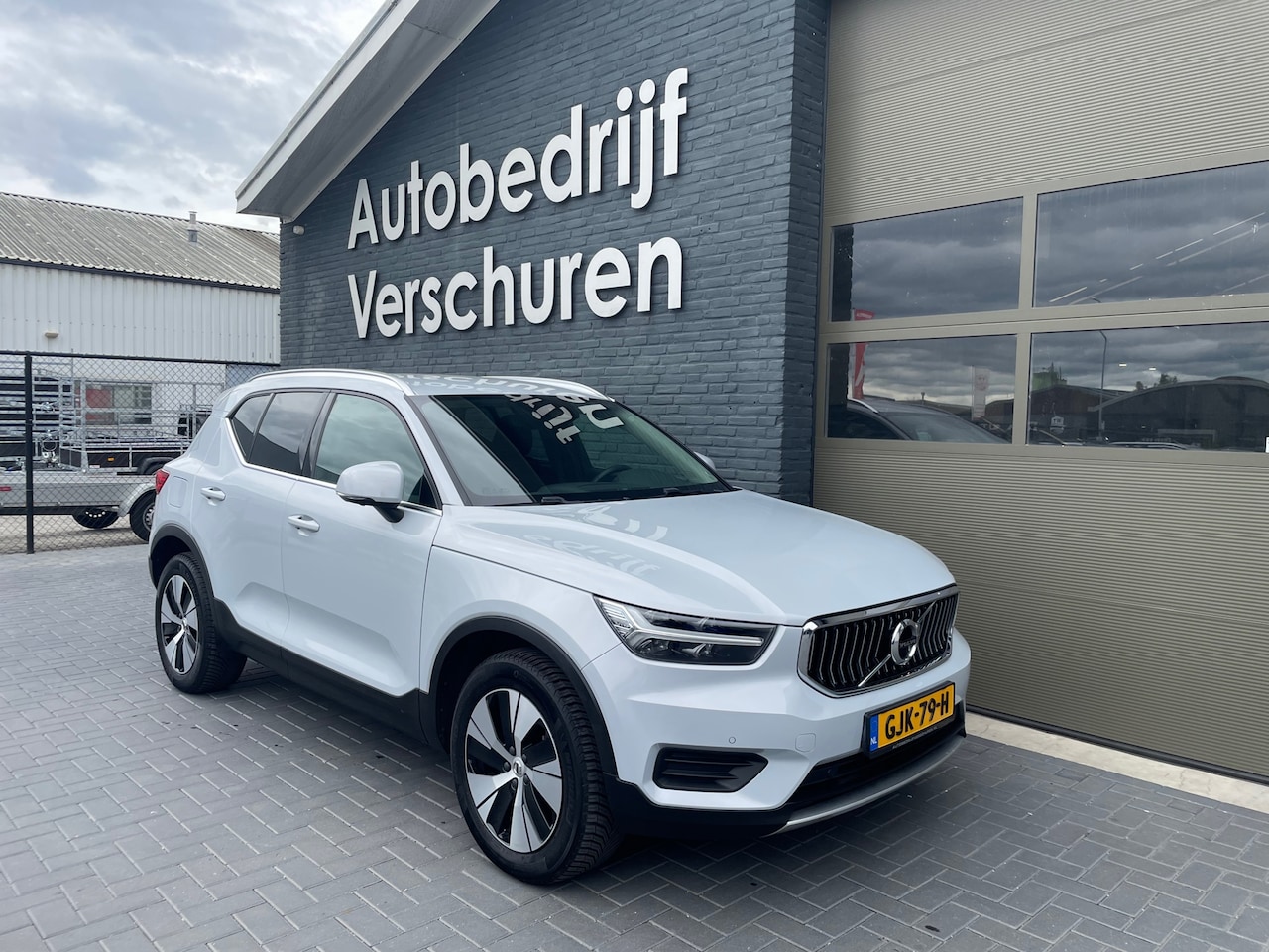 Volvo XC40 - 1.5 T4 Recharge Inscription 360° camera stoelverwarming trekhaak - AutoWereld.nl