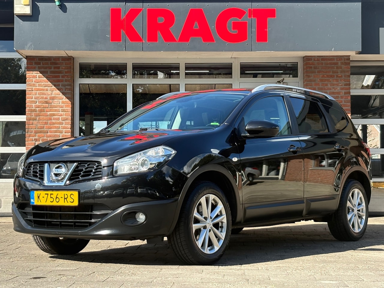 Nissan Qashqai - Connect Edition 2.0 141 pk - 7 persoons - climate - trekhaak - AutoWereld.nl