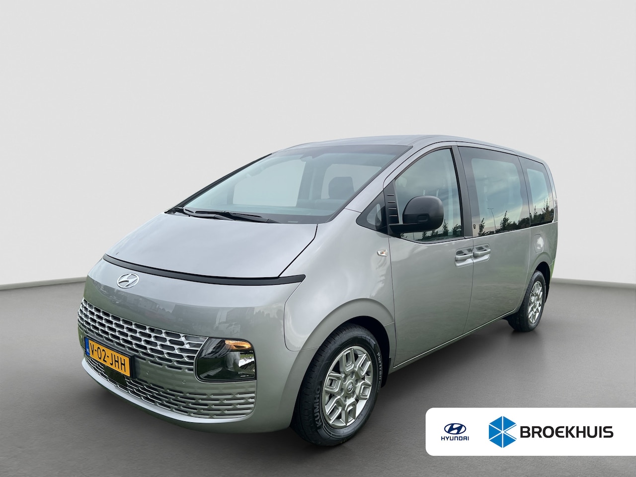 Hyundai Staria - 2.2 Dubbele Cabine 6 pers Aut. Camera | 6 pers Dubbele cabine | 2 schuifdeuren | Carplay | - AutoWereld.nl