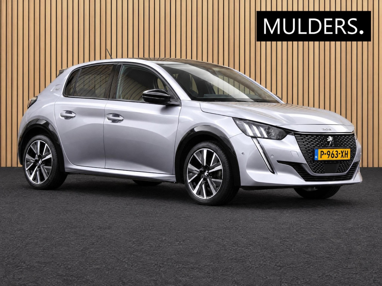 Peugeot 208 - 1.2 PureTech GT | Navi / Panoramadak / Camera - AutoWereld.nl