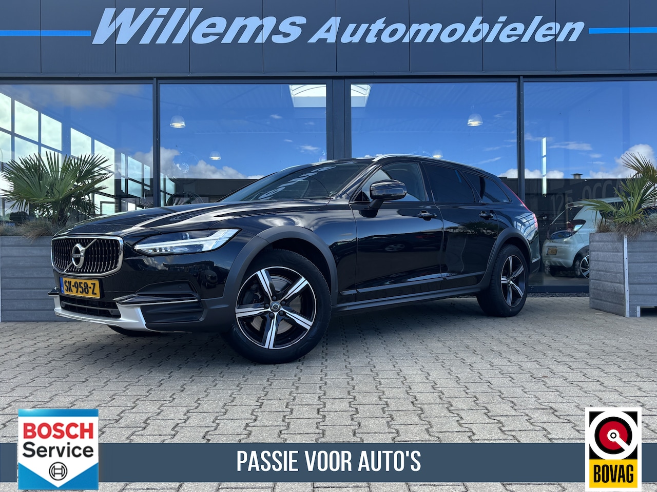 Volvo V90 Cross Country - 2.0 T5 90th Anniversary Edition Camera, App-Connect & Elektrische Kofferklep - AutoWereld.nl