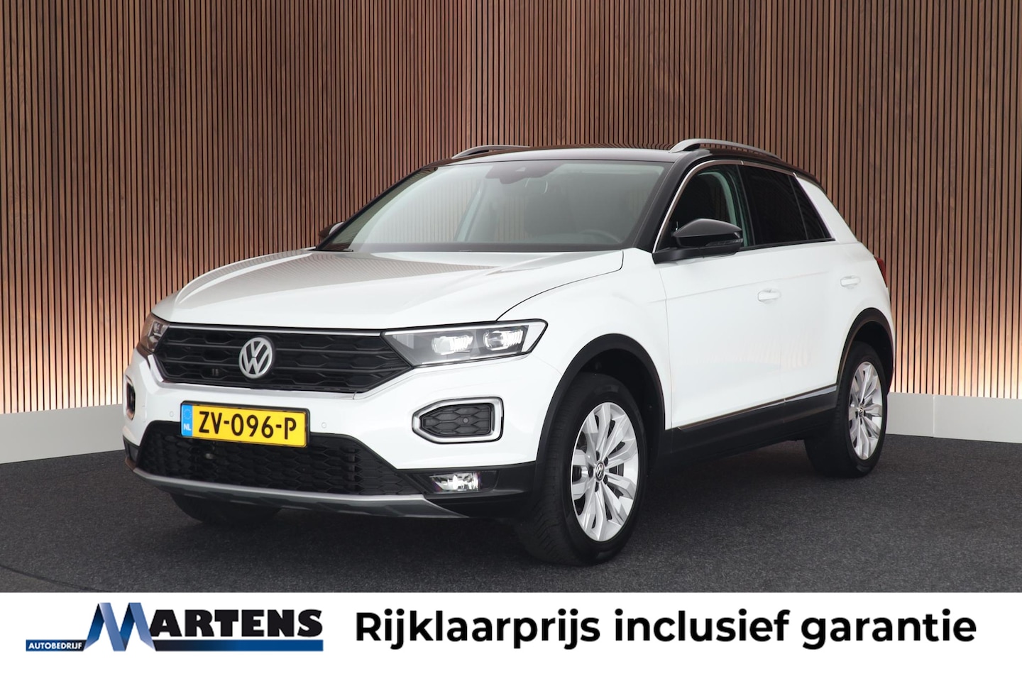 Volkswagen T-Roc - 1.5 TSI 150pk DSG Style Trekhaak Camera Virtual Cockpit LED Carplay Stoelverwarming - AutoWereld.nl