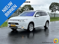 Mitsubishi Outlander - 2.0 PHEV Instyle Clima, cruise, camera, schuifdak, trekhaak