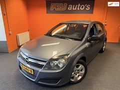 Opel Astra - 1.4 / 90PK / 5 DEURS / ESSENTIA / AIRCO
