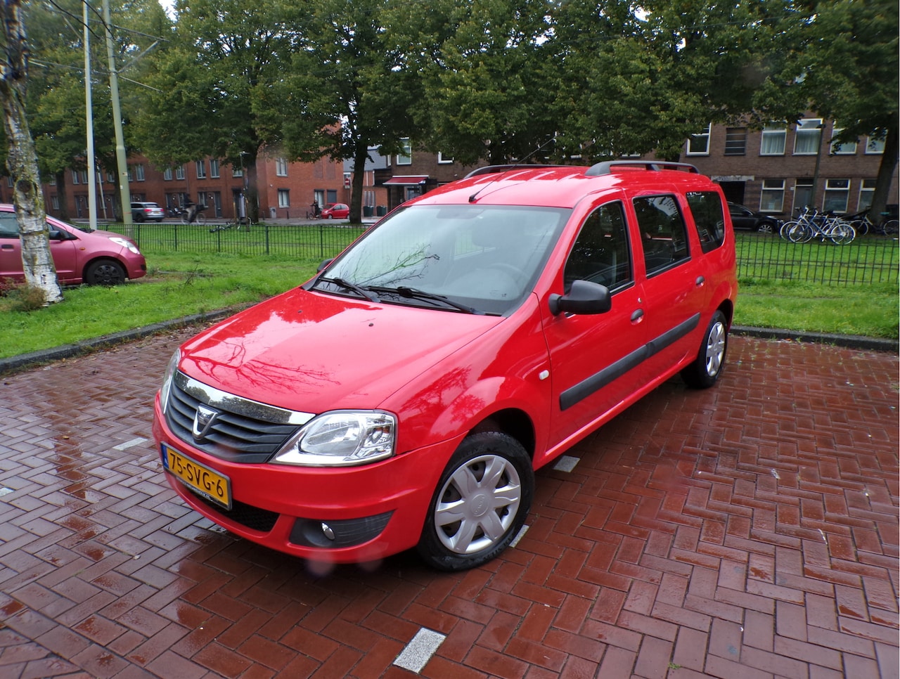 Dacia Logan MCV - 1.6 MPI Aniversare 1E EIGENAAR ZEER GOED ONDERHOUDEN...... - AutoWereld.nl