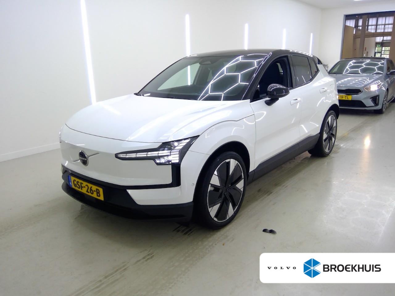 Volvo EX30 - Twin Motor Performance Ultra 69 kWh | PANO | 20" | Getint Glas | Climate pack | 22 kW lade - AutoWereld.nl