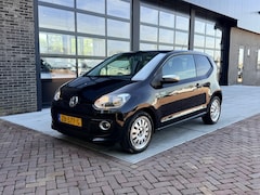 Volkswagen Up! - 1.0 Black Edition High up | Airco | Cruise |