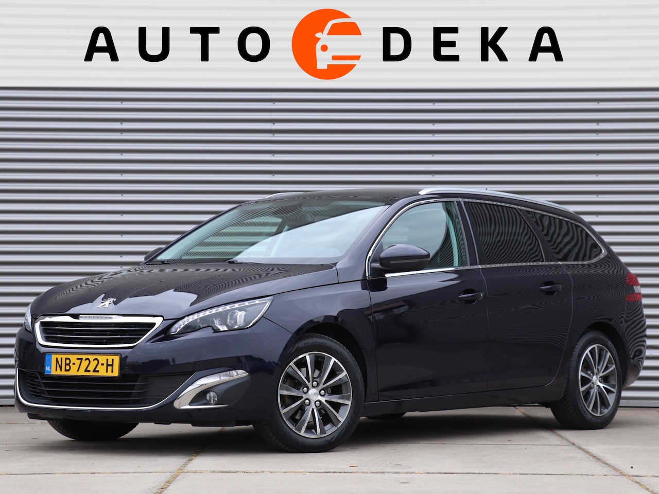 Peugeot 308 SW - 1.2 PureTech Allure *Panodak*Keyless*Trekhaak* - AutoWereld.nl