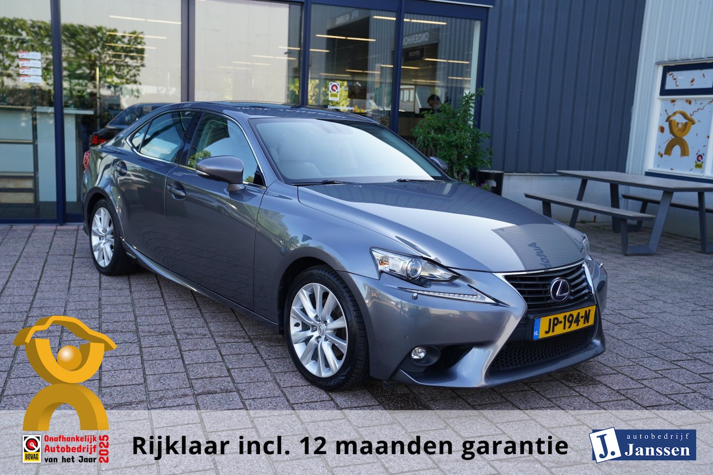 Lexus IS - 300h Hybrid|Prijs incl. 12 mnd garantie| Automaat Clima Cruise Navi Bluetooth Schuif/kante - AutoWereld.nl