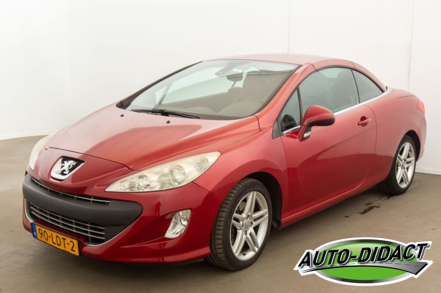 Peugeot 308 - Cabrio 1.6 THP Automaat Leder Camera Clima Sport Pack - AutoWereld.nl