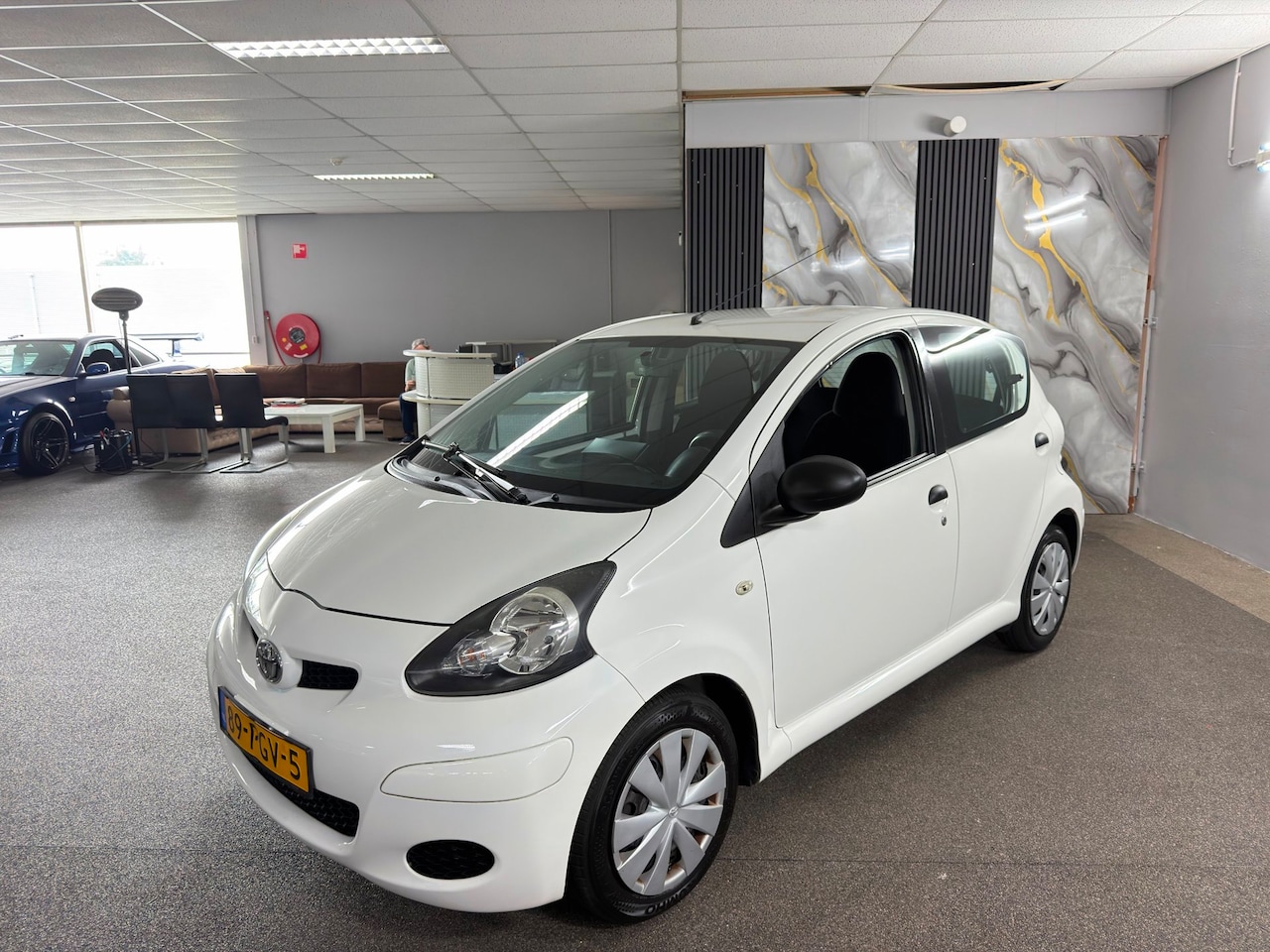Toyota Aygo - 1.0-12V Cool Apk Nieuw,Airco,Carplay,Bluetooth,Navigatie,N.A.P,5deurs,2sleutels+boekjes!! - AutoWereld.nl
