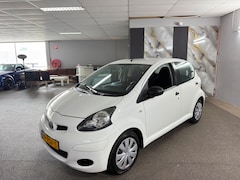Toyota Aygo - 1.0-12V Cool Apk Nieuw, Airco, Carplay, Bluetooth, Navigatie, N.A.P, 5deurs, 2sleutels+boe