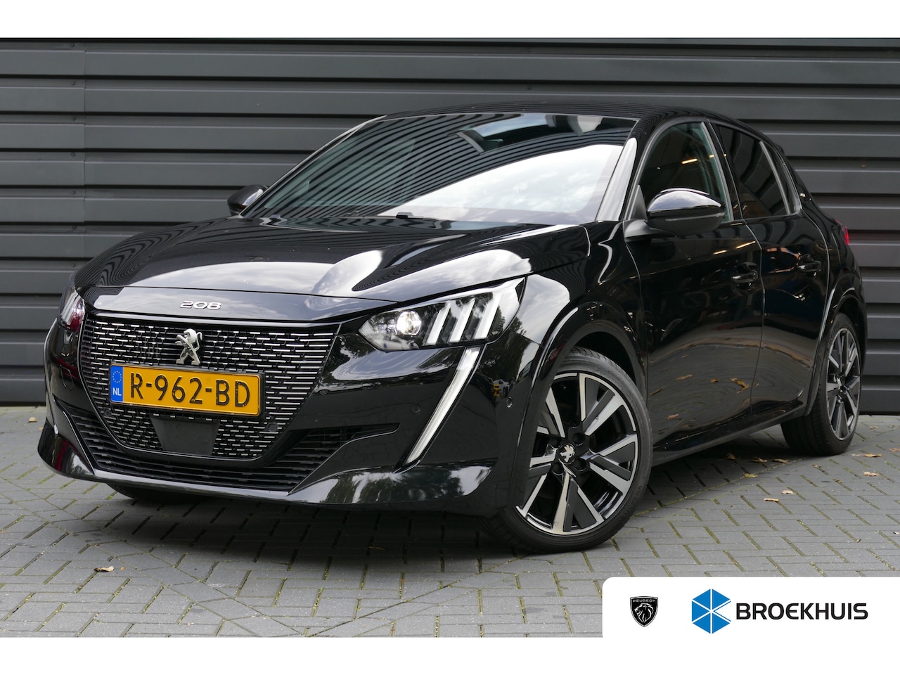 Peugeot 208 - 1.2 PureTech GT / CAMERA / STOELVERWARMING / FULL-LED / 17"LMV / NAVI / CLIMA / PDC / BLUE - AutoWereld.nl