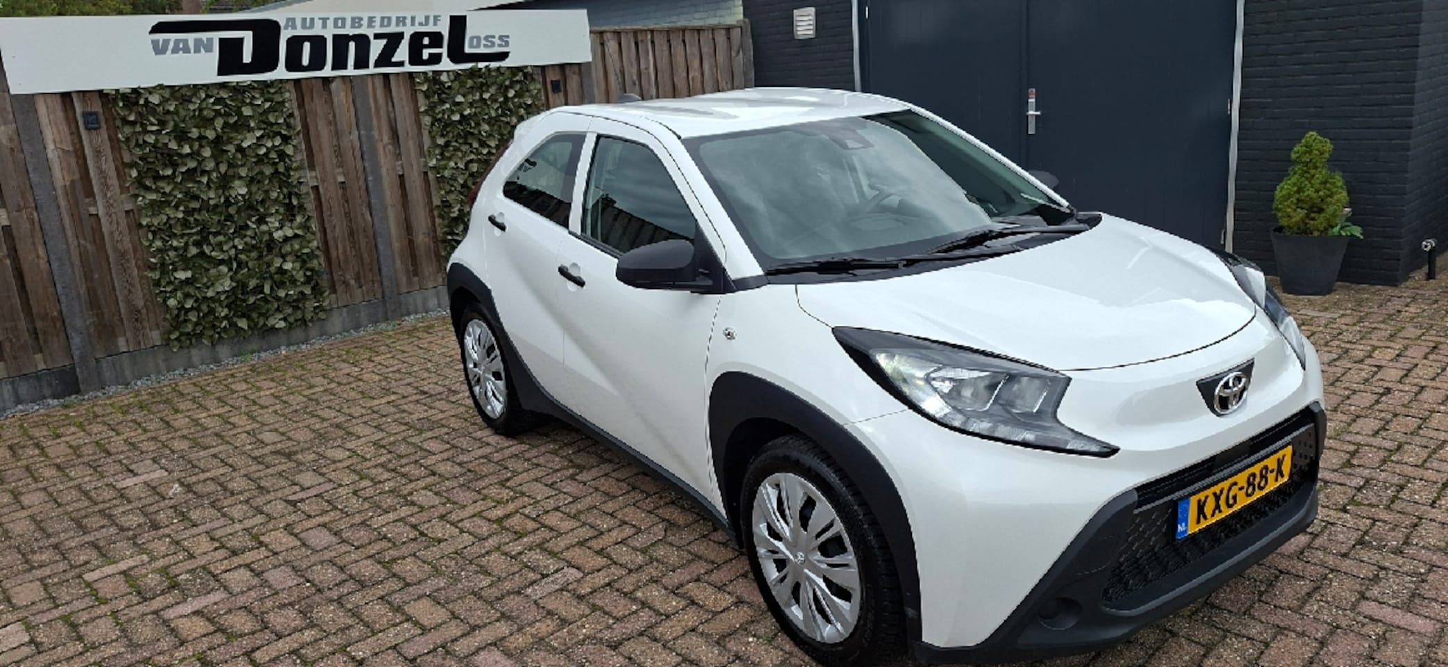 Toyota Aygo X - 1.0 VVT-i MT Car-play - AutoWereld.nl