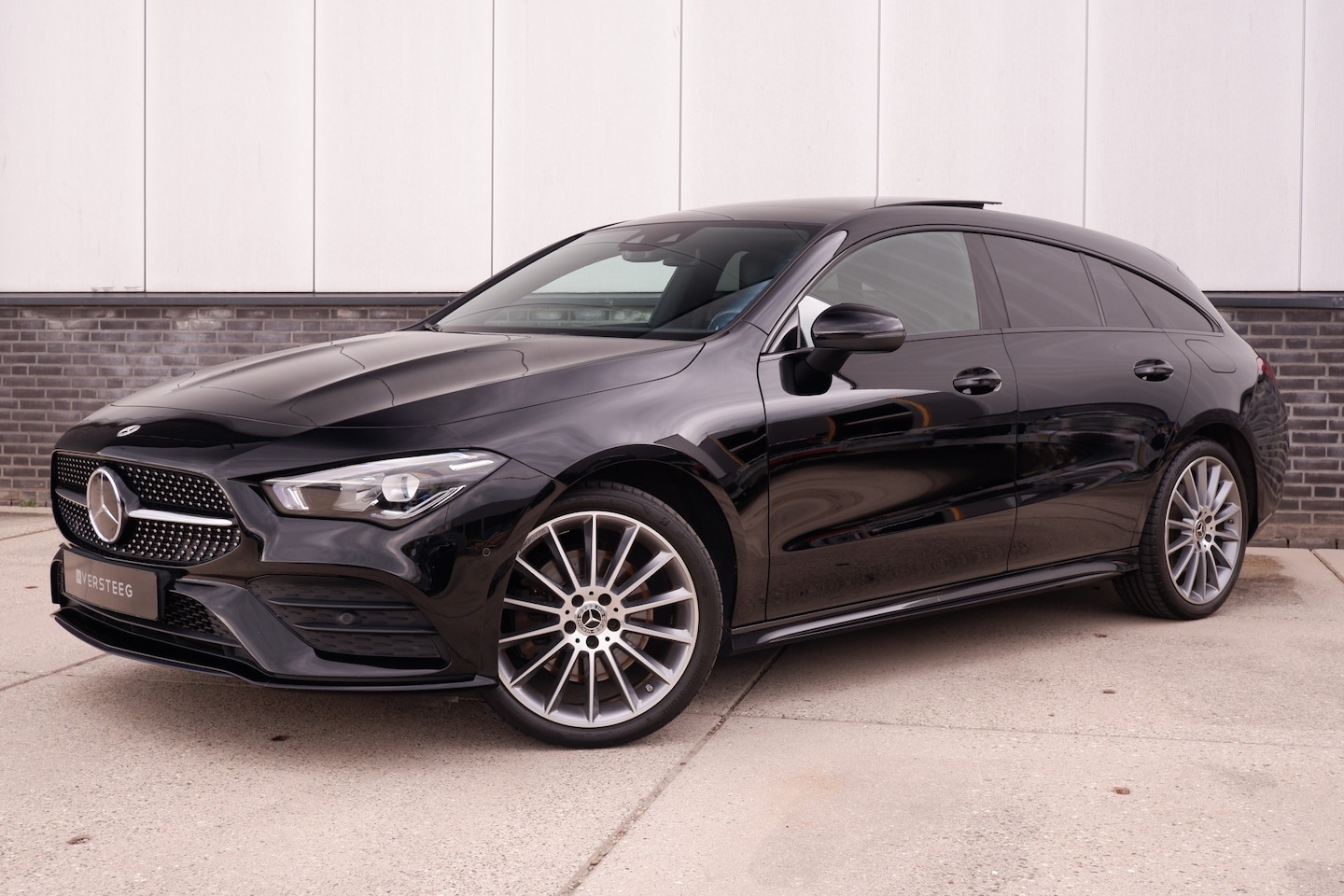 Mercedes-Benz CLA-klasse Shooting Brake - 250 e AMG Line | Panoramadak | Elek. Trekhaak | Sfeerverlichting | Widescreen | Carplay | - AutoWereld.nl