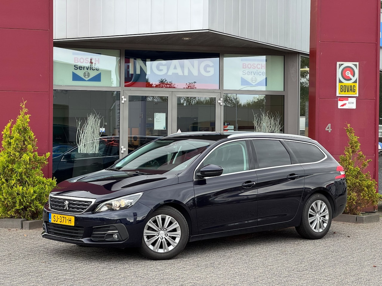 Peugeot 308 SW - 1.2 PureTech Blue Lease Premium 1.2 PureTech Blue Lease Premium - AutoWereld.nl