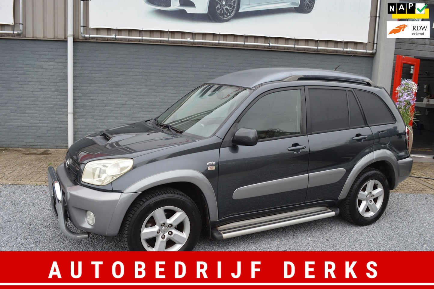 Toyota RAV4 - 2.0 D-4D Airco | Grijs Kenteken | Trekhaak | 4x4 | Bull Bar - AutoWereld.nl