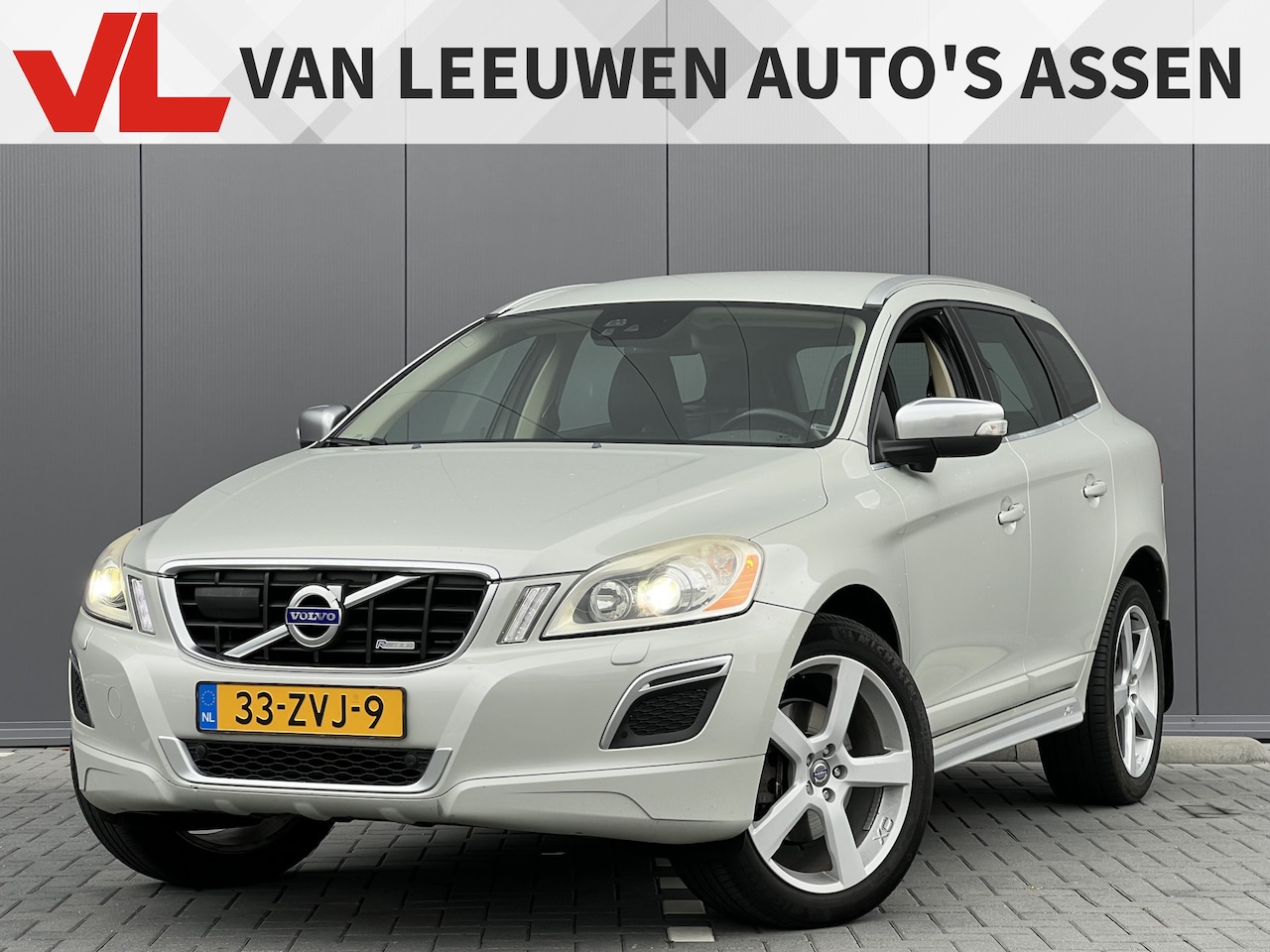 Volvo XC60 - 2.0 T5 R-Design | Nieuw binnen | Bomvol! | ACC | Trekhaak | - AutoWereld.nl