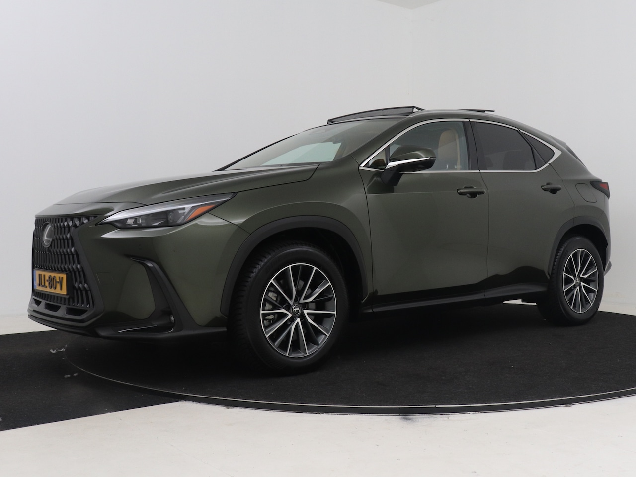 Lexus NX - 450h+ AWD Luxury Line | elektrisch glazen panoramadak | Trekhaak | - AutoWereld.nl