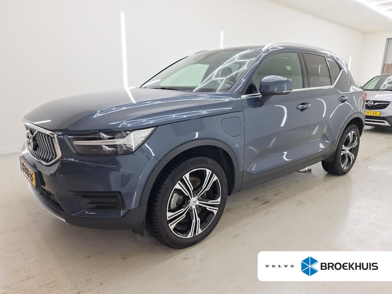 Volvo XC40 - T4 Recharge Inscription | Leder | Adaptive Cruise | Verwarmbaar stuur en stoelen | Audio i - AutoWereld.nl