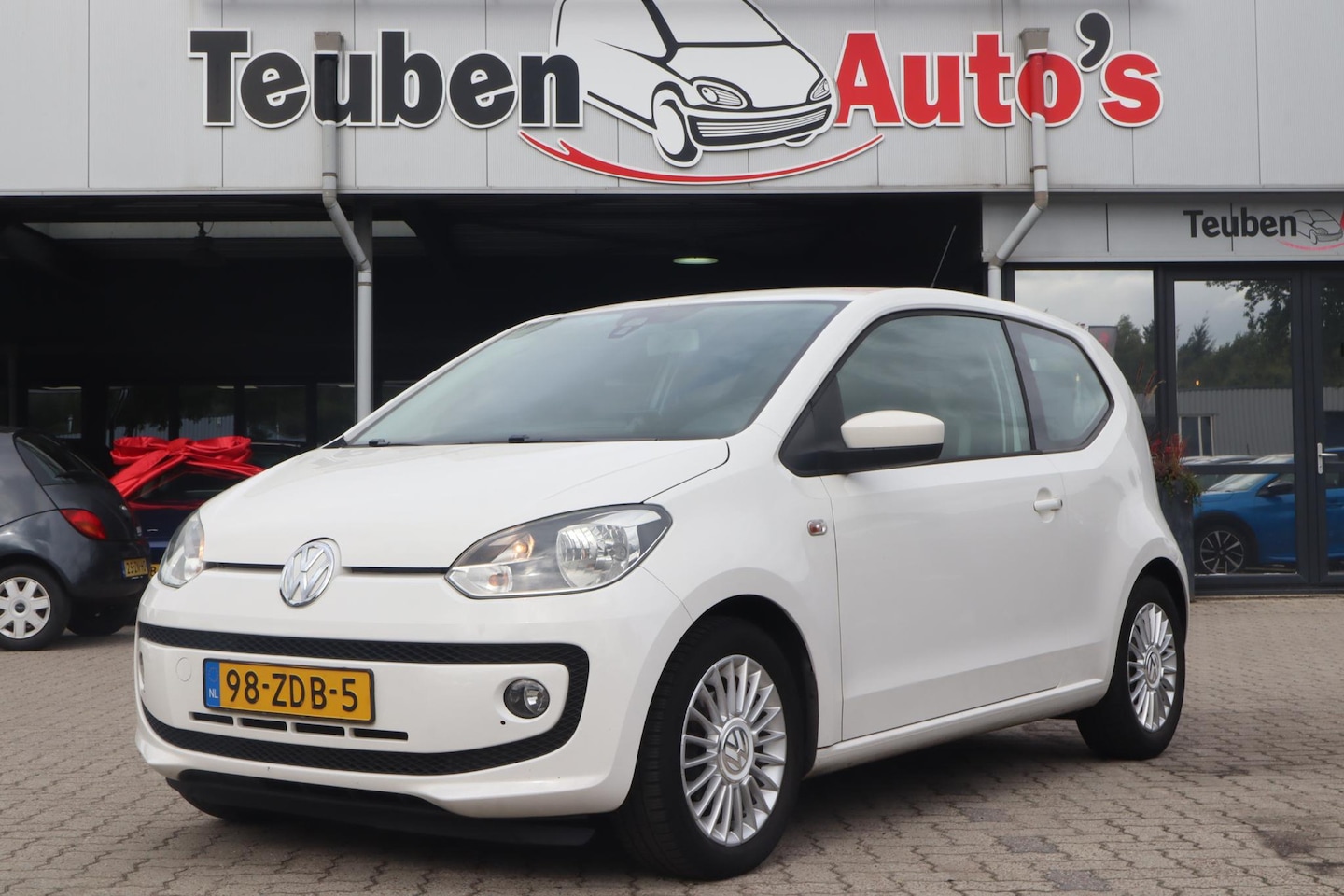 Volkswagen Up! - 1.0 high up! BlueMotion | Airco | Navigatie | Bluetooth | Lm velgen | Elektrisch pakket - AutoWereld.nl