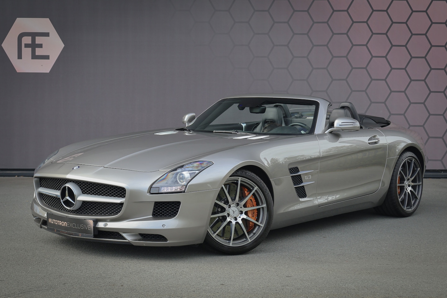 Mercedes-Benz SLS Roadster - 6.3 AMG | KERAMISCH | CAMERA | STOELVERWARMING | NEKVERWARMING | VOLLEDIG MERCEDES SERVICE - AutoWereld.nl