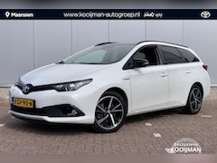 Toyota Auris - 1.8 Hybrid Executive / Bluetooth / Camera / Parkeersensoren / Navigatie /