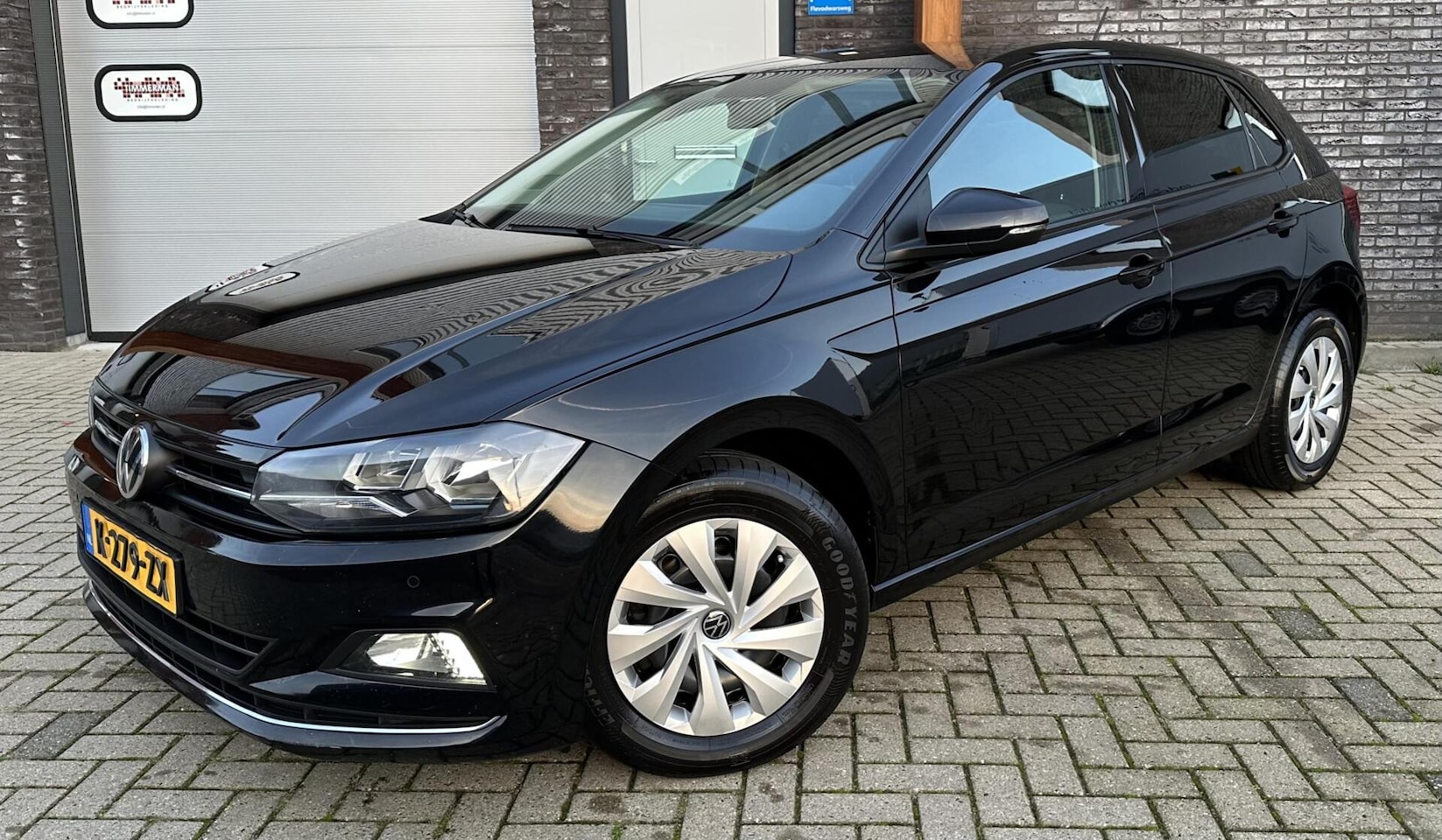 Volkswagen Polo - 1.6 TDI Highline DSG/STOELVW/LED/SFEERVL/PDC - AutoWereld.nl